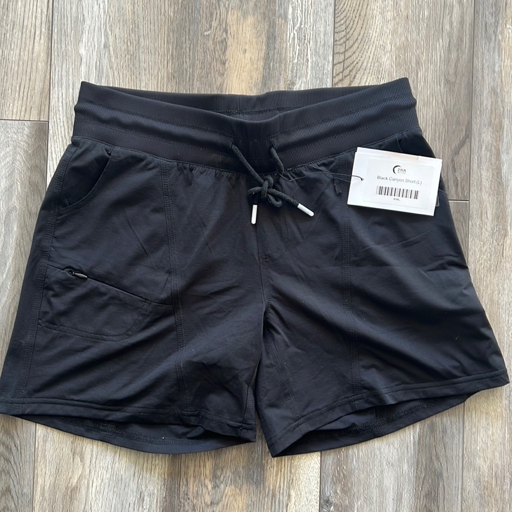 ZYIA Black Canyon Short (L)